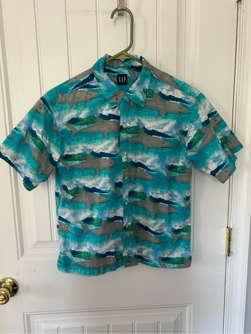 GAP Teal Aqua Shark Print Short-Sleeve Button-Down Shirt